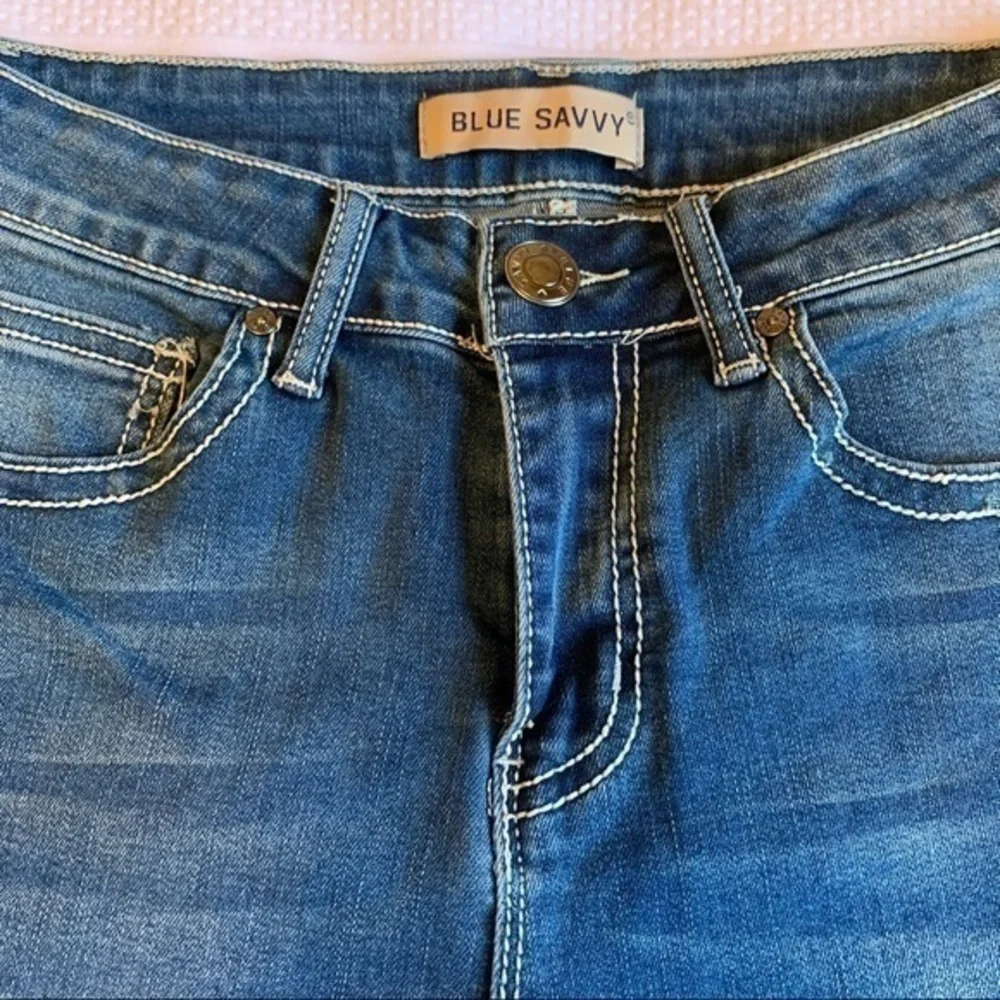 NWOT Blue Savvy Denim with Stars and Striped Pockets‎ Short Shorts Size 7/28